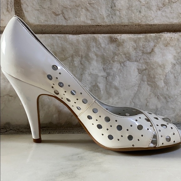 BCBG Heels - White Patent Leather - Picture 2 of 8